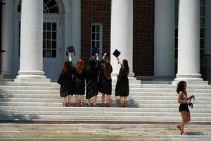 baltimore, états-unis - 21 mai 2018- journée de remise des diplômes à l'université john hopkins photo