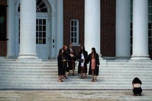 baltimore, états-unis - 21 mai 2018- journée de remise des diplômes à l'université john hopkins photo