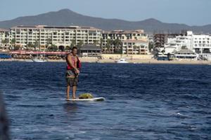 cabo san lucas, mexique - 1er février 2019 - activités touristiques dans l'eau photo