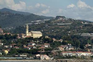 serre de sanremo vue de la mer ligurie italie photo