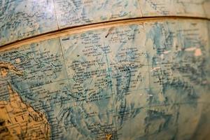 Vieux globe terrestre polynésie détail photo
