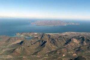 la paz balandra et autre plage mexique baja california sur depuis le panorama de l'avion photo