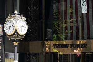 new york - usa - 5 mai 2019 - personnes à la tour d'atout photo