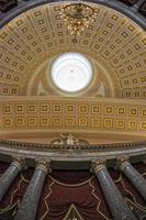 vue intérieure du dôme du capitole de washington photo