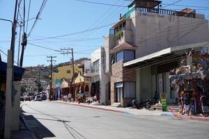 cabo san lucas, mexique - 25 janvier 2018 - la ville de la côte pacifique est bondée de touristes photo