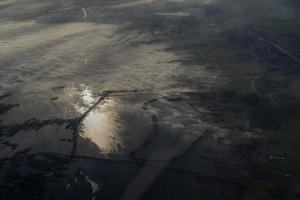 brouillard et nuages vue aérienne de la région d'amsterdam photo