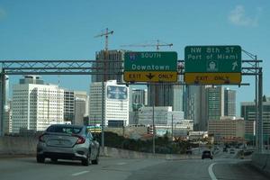 Miami, États-Unis - 5 novembre 2018 - autoroutes encombrées de Miami en Floride photo