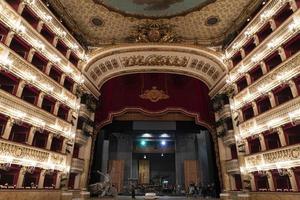 naples, italie - 1 février 2020 - théâtre royal saint charles à naples photo