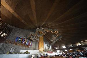 mexico, mexique - 30 janvier 2019 - pèlerins à la cathédrale de guadalupe photo