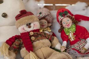 poupées, cadeaux et décorations pour les articles de noël et du nouvel an. photo