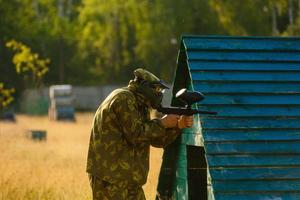 joueur de paintball visant photo