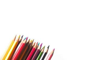 crayons de couleur pour les étudiants à utiliser à l'école ou au travail photo