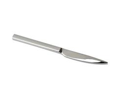 Couteau tranchant en acier inoxydable pour le dîner et le petit-déjeuner isolé sur fond blanc