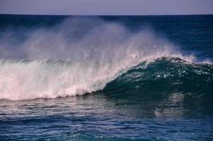 énorme vague de mer photo