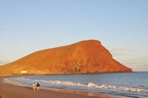 coucher de soleil sur les roches rouges photo