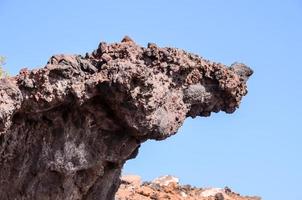 vue panoramique sur l'océan avec des rochers photo