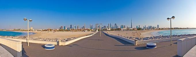 vue sur les toits de dubaï depuis le bord de mer en 2012 photo