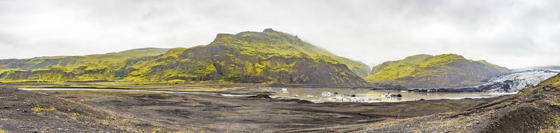 photo panoramique du glacier svinafelljoekull dans le sud de l'islande en été pendant la journée