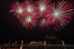 feux d'artifice rouge et or photo