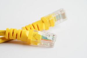 réseau de connexion internet par câble lan, câble ethernet connecteur rj45. photo