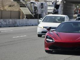 voiture de sport moderne et élégante sans marque en détail photo