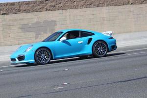 voiture de sport bleue beau design élégant photo