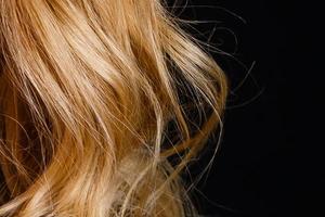 extension de cheveux blonds, macro photo