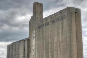 silos de maltage du canada - toronto, canada photo