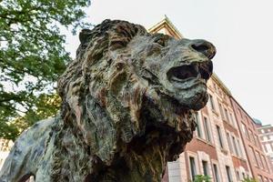 Statue de lion sur le campus de l'université Columbia dans la ville de New York photo