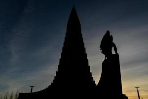 La cathédrale Hallgrimskirkja à Reykjavik, Islande photo