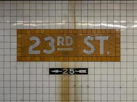 Inscrivez-vous pour la station de métro de la 23e rue dans le système de métro de New York. photo