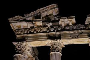 temple d'apollon dans la ville antique de côté à antalya, turkiye photo