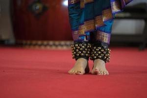 Détail du pied de danse traditionnelle de l'Inde photo