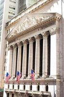 Bourse de New York dans le quartier des finances de Manhattan photo