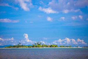 fond d'île parfaite tropicale le ciel bleu photo