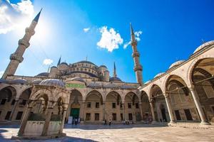 cour de la mosquée bleue du sultan ahmed à istanbul, turquie photo