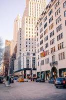 belle rue de la ville de new york et de l'amérique, 1er janvier 2018 à manhattan, new york city. photo