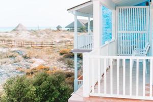 beau balcon dans un petit hôtel de charme photo