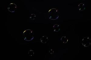 bulles sur fond noir photo