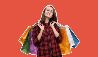 jeune femme avec des sacs à provisions photo