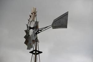 Ancien moulin de champ dans la pampa argentine province de santa fe photo