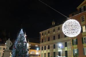 chiavari ville médiévale historique lumières de rue pour noël photo