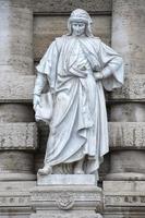 statue romaine en marbre photo