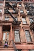 New York, États-Unis - 15 juin 2015 - personnes marchant à Harlem en semaine photo