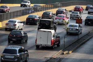 mexico, mexique - 3 février 2019 - trafic congestionné de la capitale de la métropole mexicaine photo