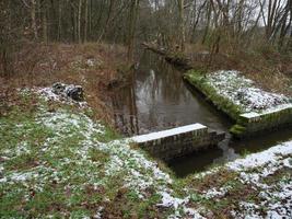 heure d'hiver sur un lac en allemagne photo