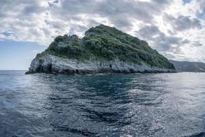 île de poulet gallinara en ligurie italie photo