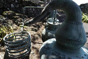 açores vieux alambics hotte chaudron condensation tube serpentin photo