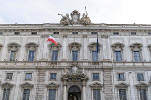 palais de consultation de la cour constitutionnelle de rome photo