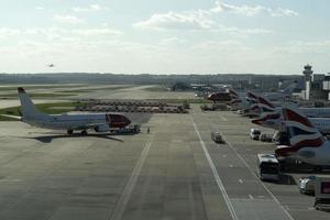 londres, royaume-uni - 24 mars 2019 - opérations de l'aéroport de gatwick photo